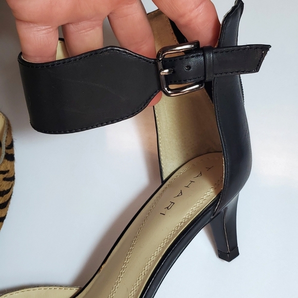 TAHARI SANDALS SHOES ANIMAL PRINT SIZE 6 1/2M GOOD CONDITION - Picture 7 of 17